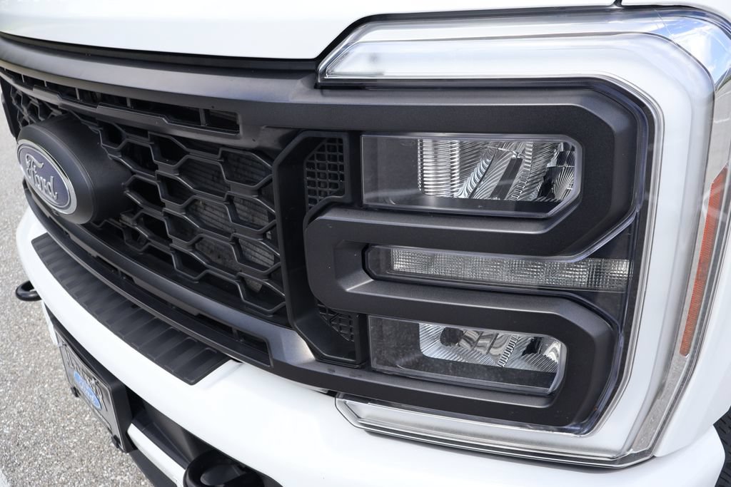Used 2024 Ford F250 Lariat w/ Lariat Ultimate Package AWD/4WD image 3
