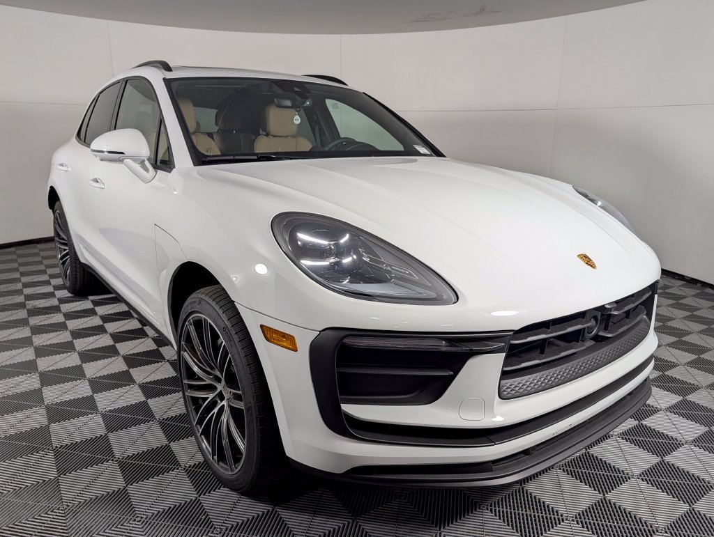 New 2026 Porsche Macan AWD/4WD image 9