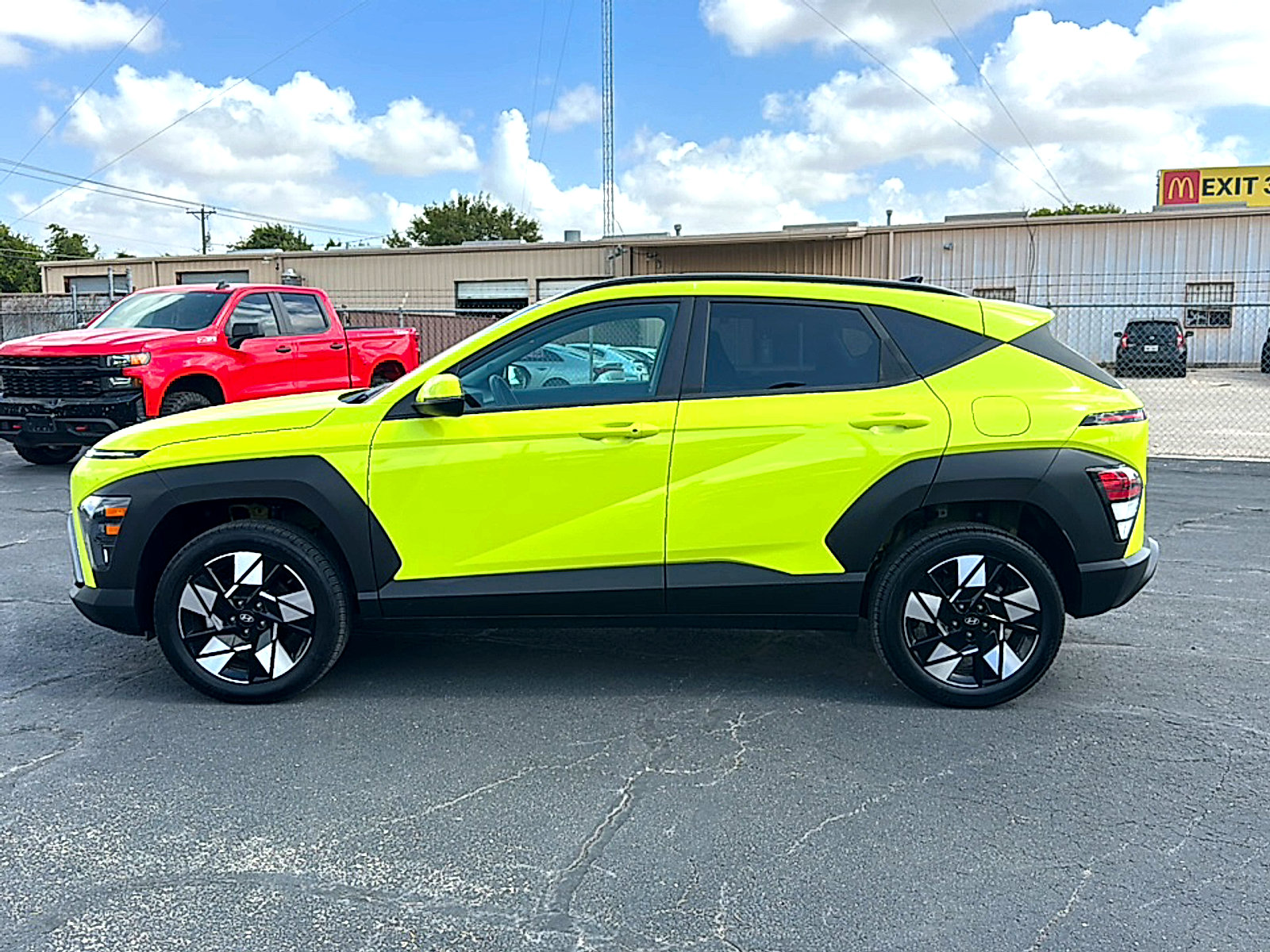 Used 2025 Hyundai Kona SEL AWD/4WD image 5