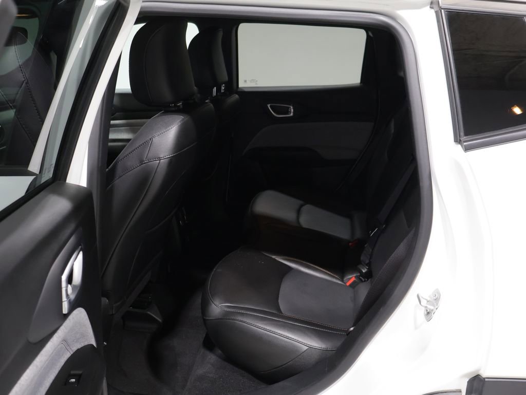Used 2023 Jeep Compass Latitude AWD/4WD image 18