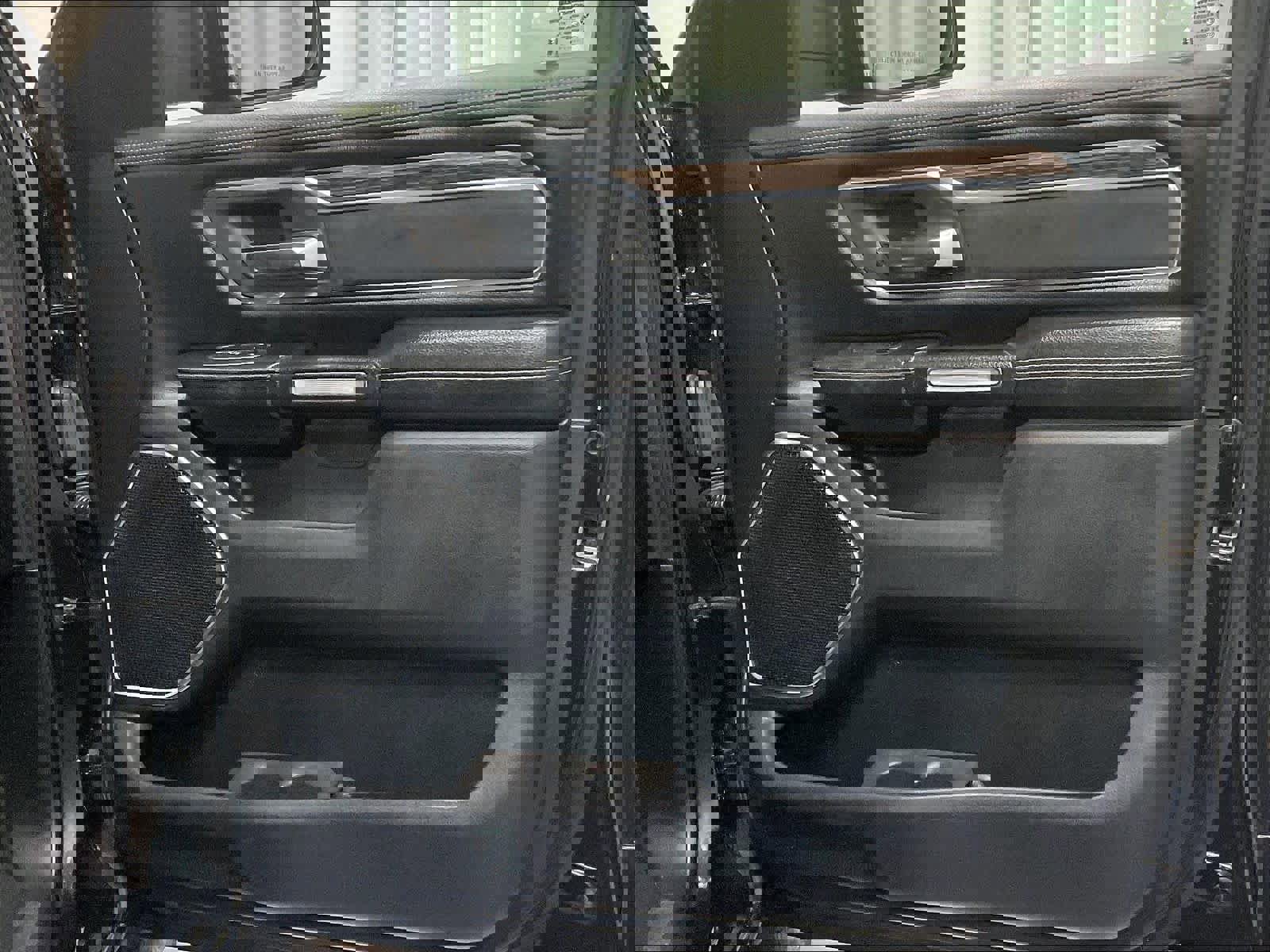 Used 2019 RAM 1500 Laramie image 12