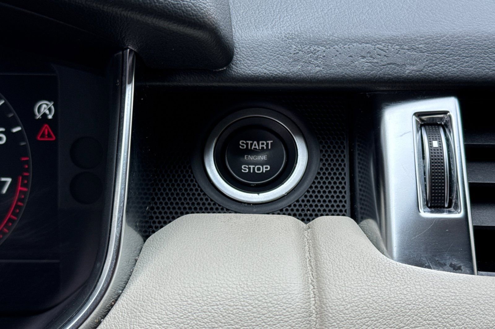 Used 2022 Land Rover Range Rover Sport HSE Silver Edition image 26