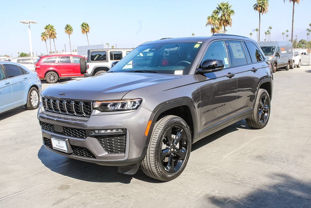 New 2026 Jeep Grand Cherokee Limited w/ Limited Altitude Package RWD image 4