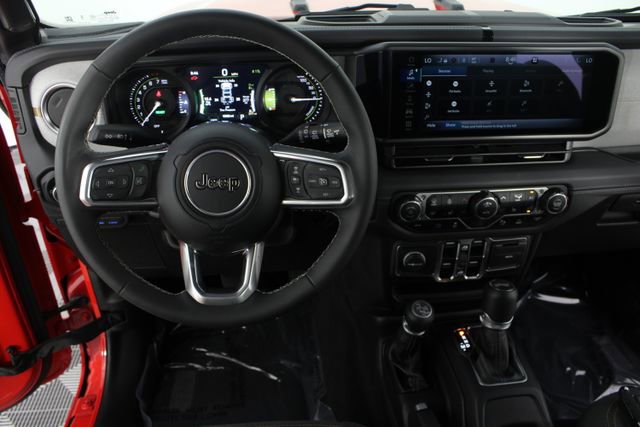 Used 2025 Jeep Wrangler Unlimited Sahara w/ Safety Group image 10