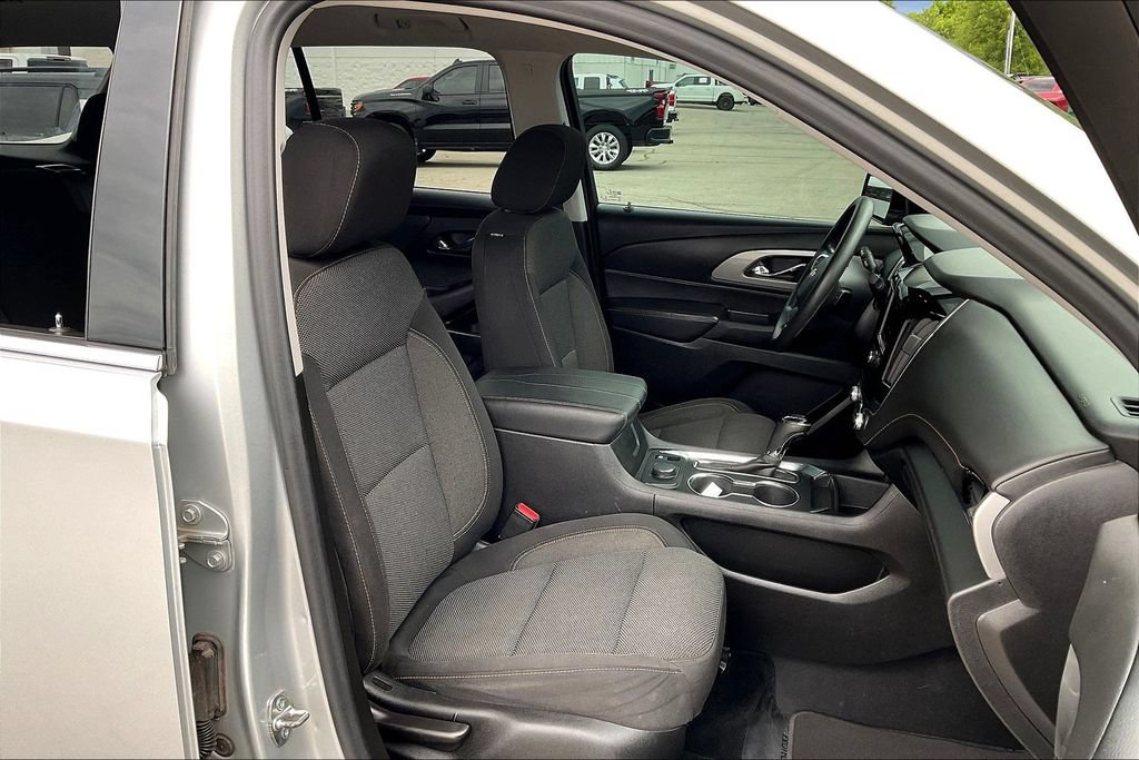 Used 2020 Chevrolet Traverse LS FWD image 16