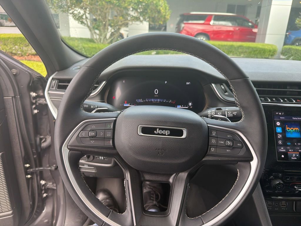 Used 2023 Jeep Grand Cherokee L Altitude AWD/4WD image 7