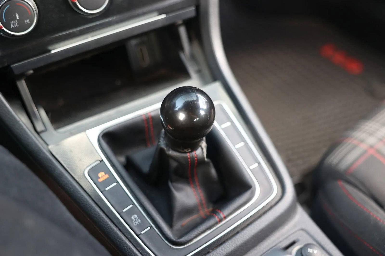 Used 2015 Volkswagen GTI S FWD image 42