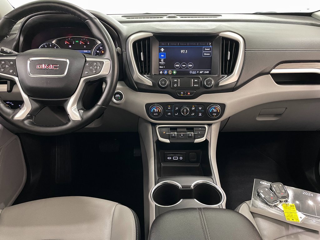 Used 2024 GMC Terrain SLT image 2