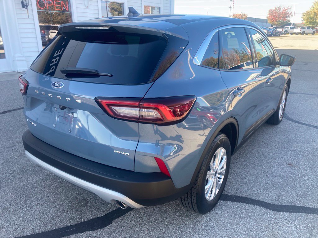 Used 2023 Ford Escape Active AWD/4WD image 5