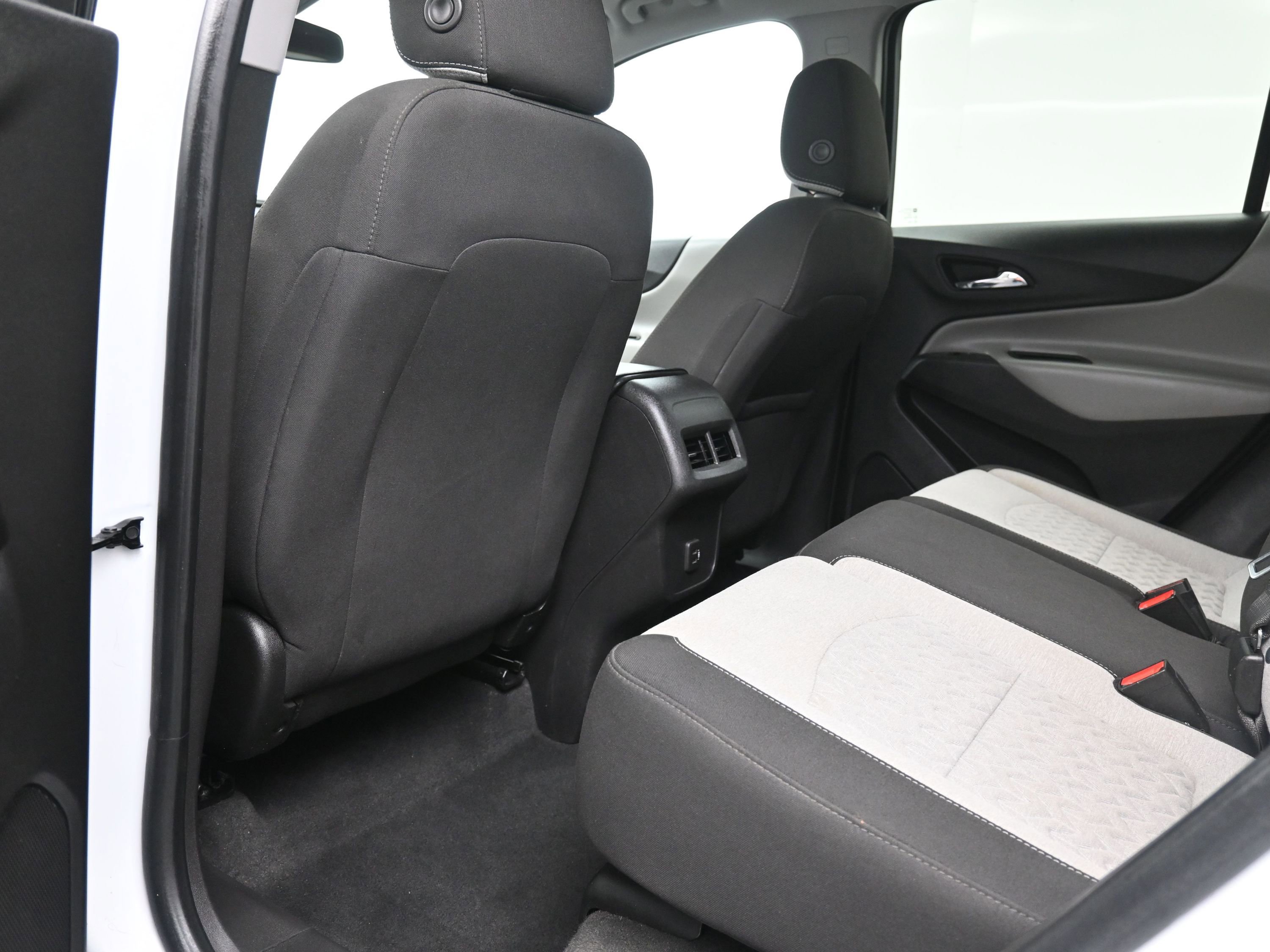 Used 2022 Chevrolet Equinox LS w/ LS Convenience Package image 20