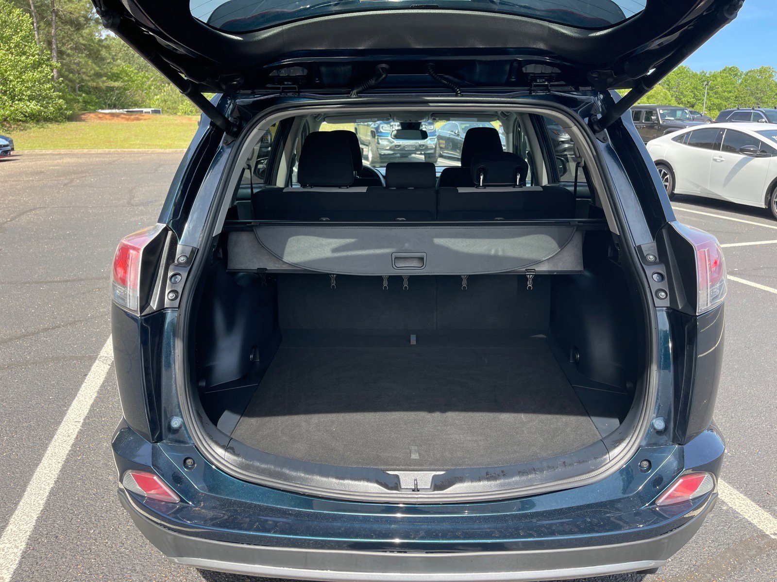 Used 2017 Toyota RAV4 XLE w/ Plus Special Value Package FWD image 16