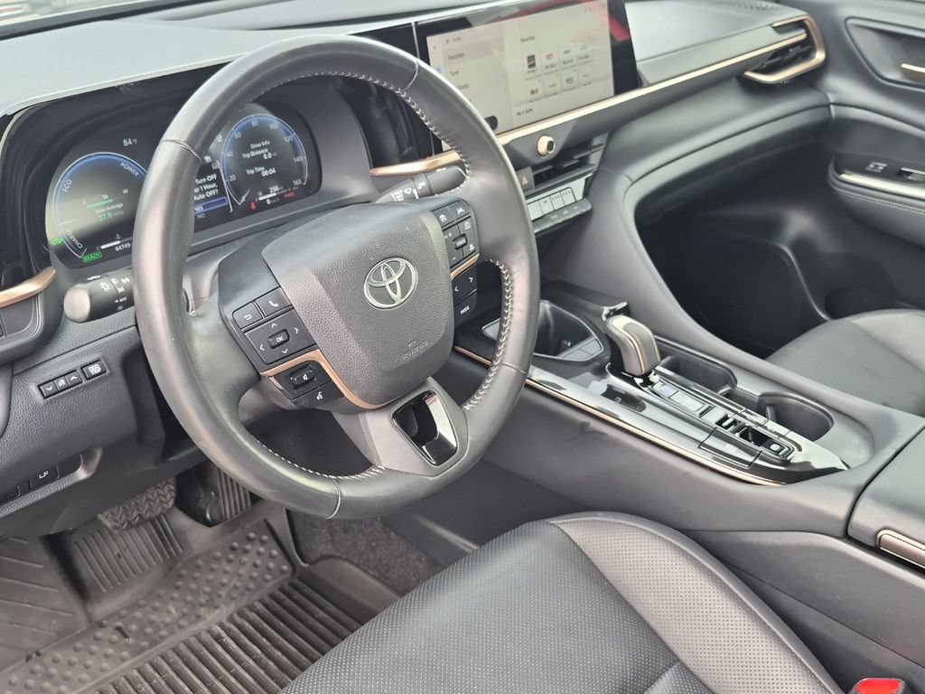 Certified 2025 Toyota Crown AWD/4WD image 10