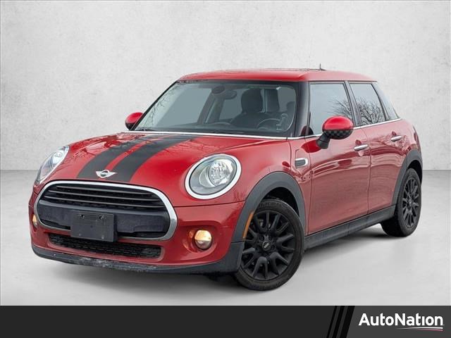 Used 2018 MINI Cooper 4-Door Hardtop image 1