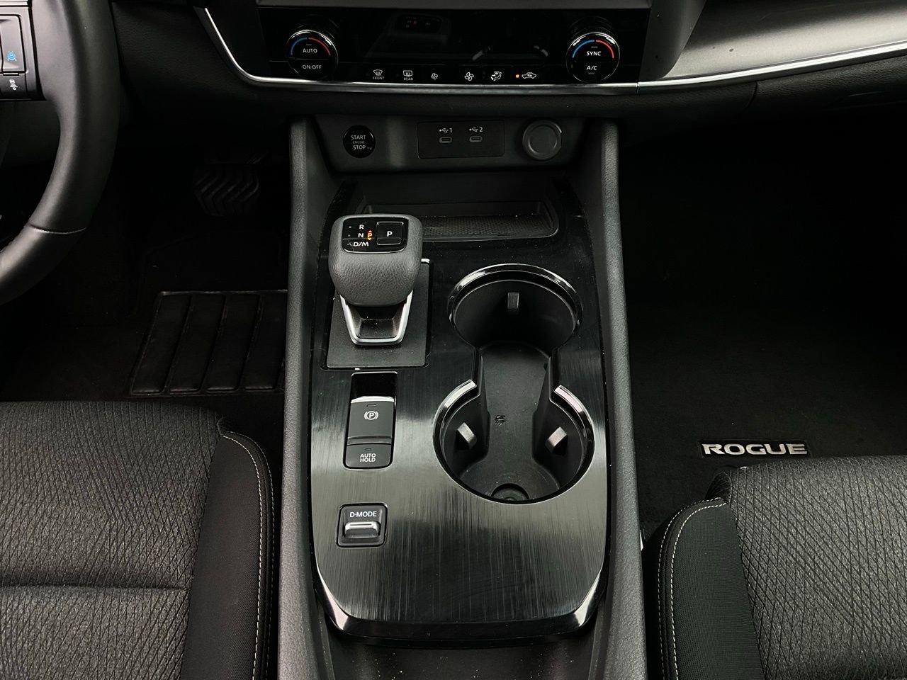 Used 2025 Nissan Rogue SV image 15