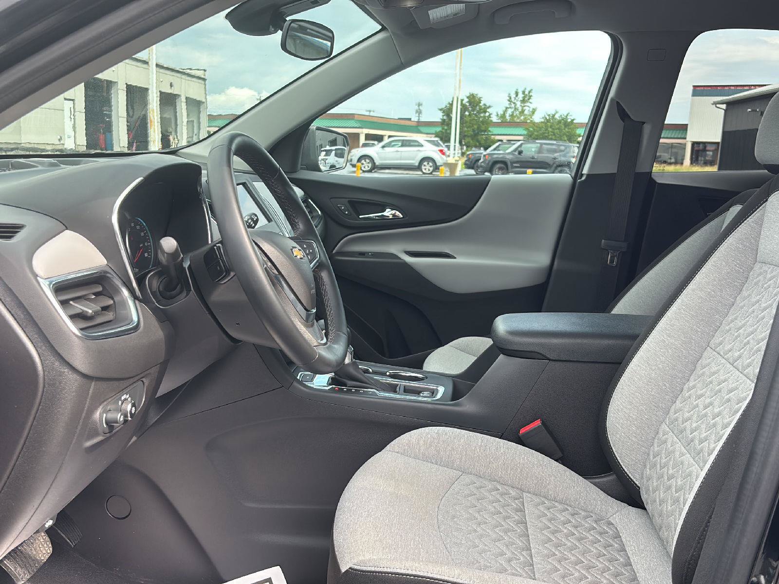 Used 2024 Chevrolet Equinox LT AWD/4WD image 14