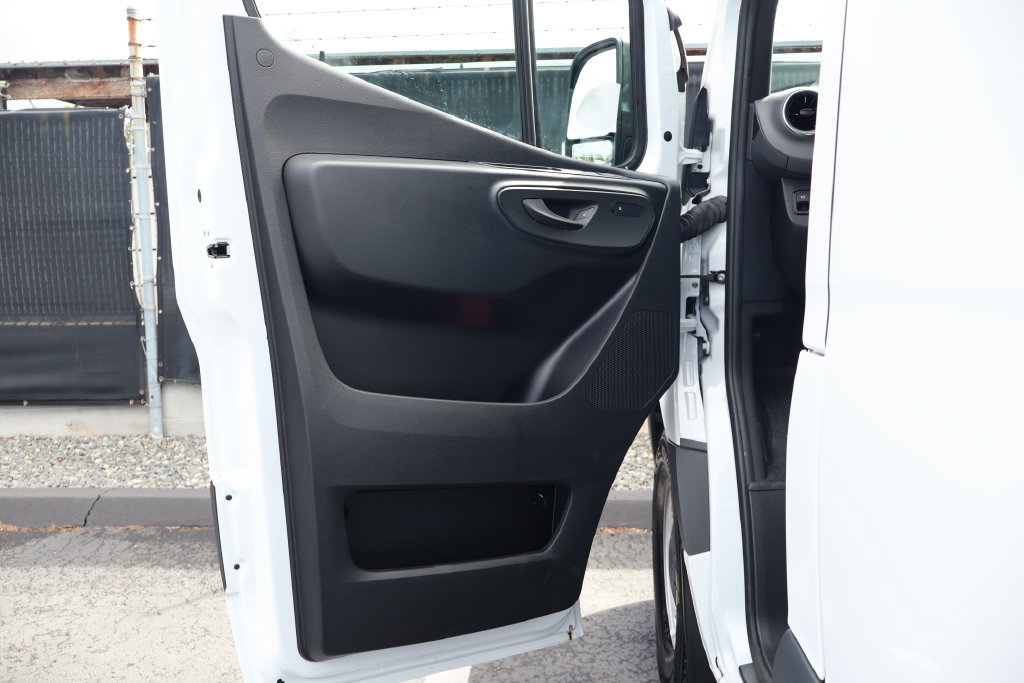 New 2025 Mercedes-Benz eSprinter 170 Cargo image 6