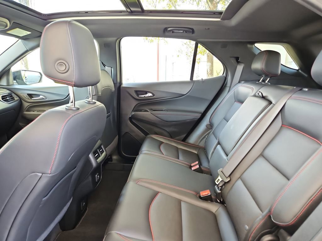 Used 2022 Chevrolet Equinox RS w/ RS Leather Package image 30