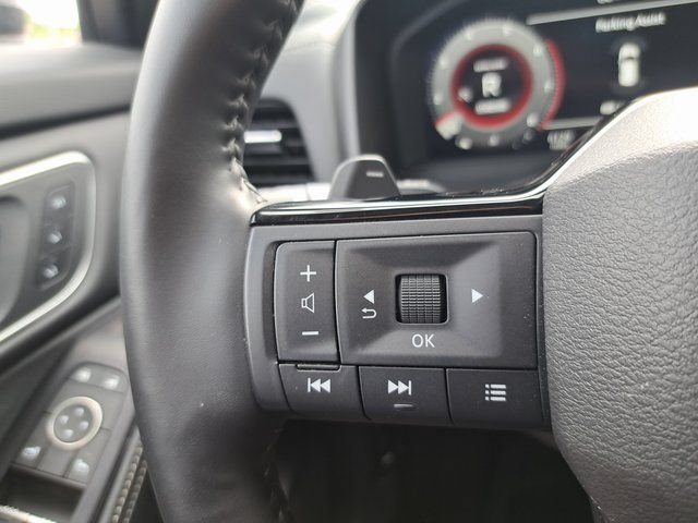 Used 2025 Nissan Rogue Platinum FWD image 22