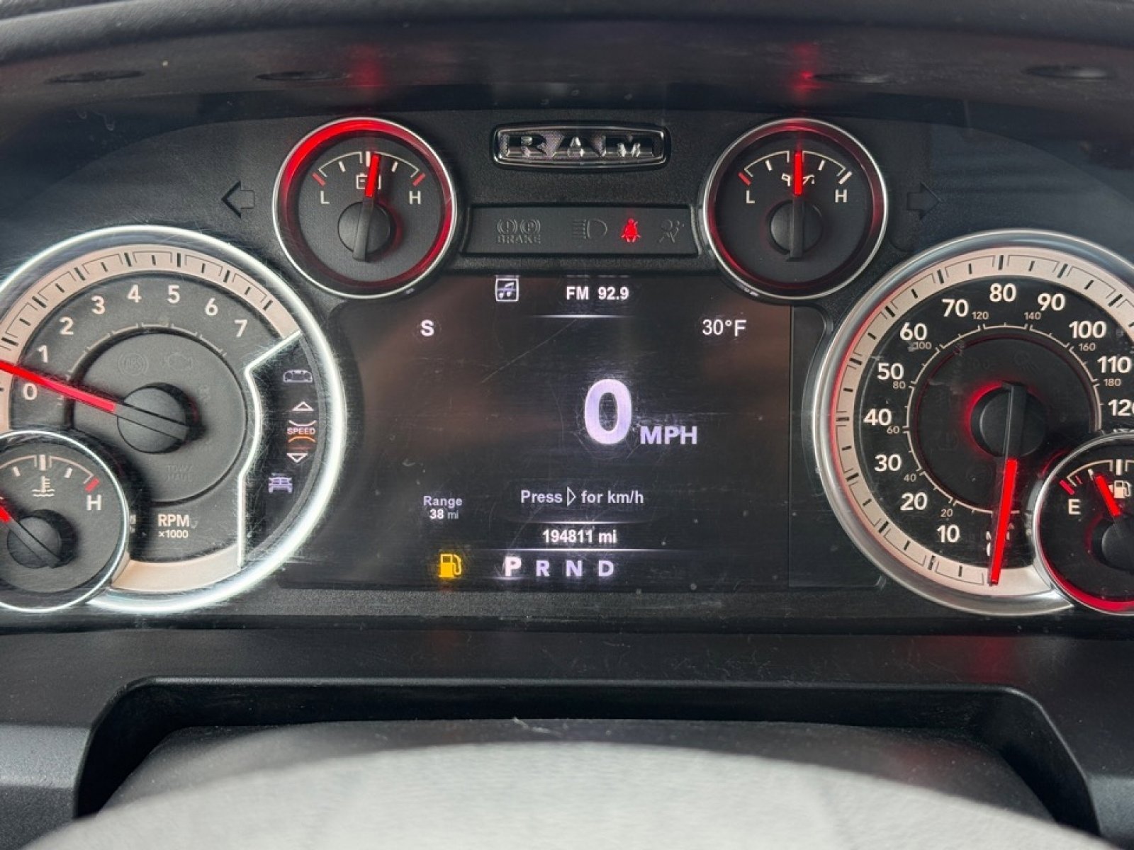 Used 2017 RAM 1500 Classic SLT w/ Luxury Group image 22