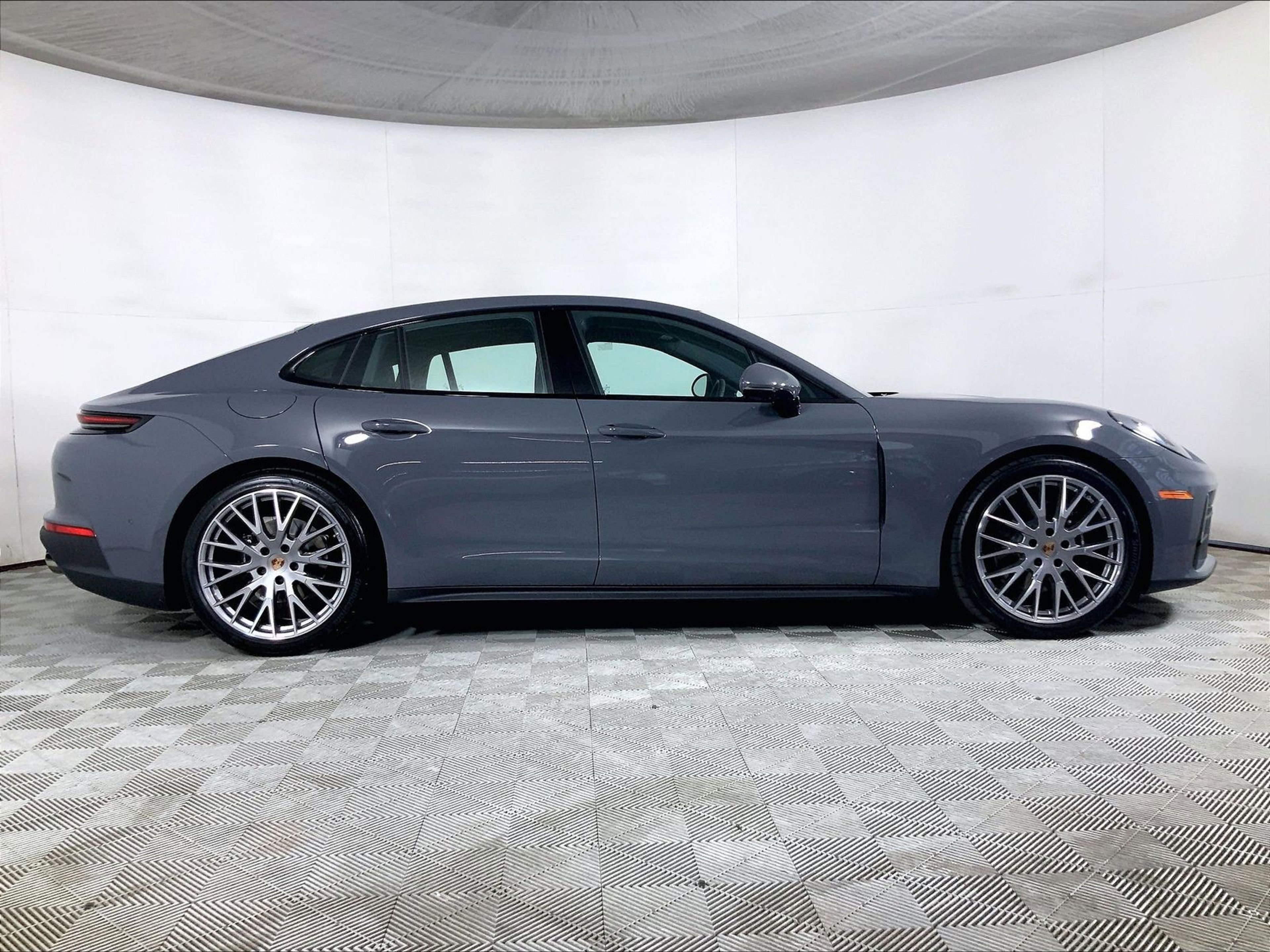 New 2026 Porsche Panamera RWD image 8
