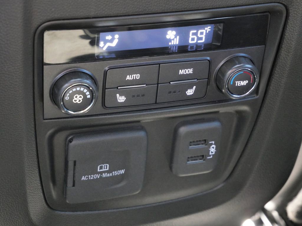 Used 2024 Buick Enclave Avenir w/ Avenir Technology Package AWD/4WD image 37