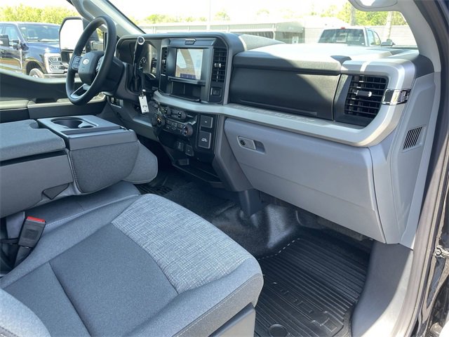 Used 2025 Ford F350 XLT w/ FX4 Off-Road Package image 14