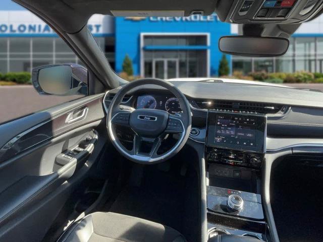 Used 2023 Jeep Grand Cherokee L Laredo AWD/4WD image 26