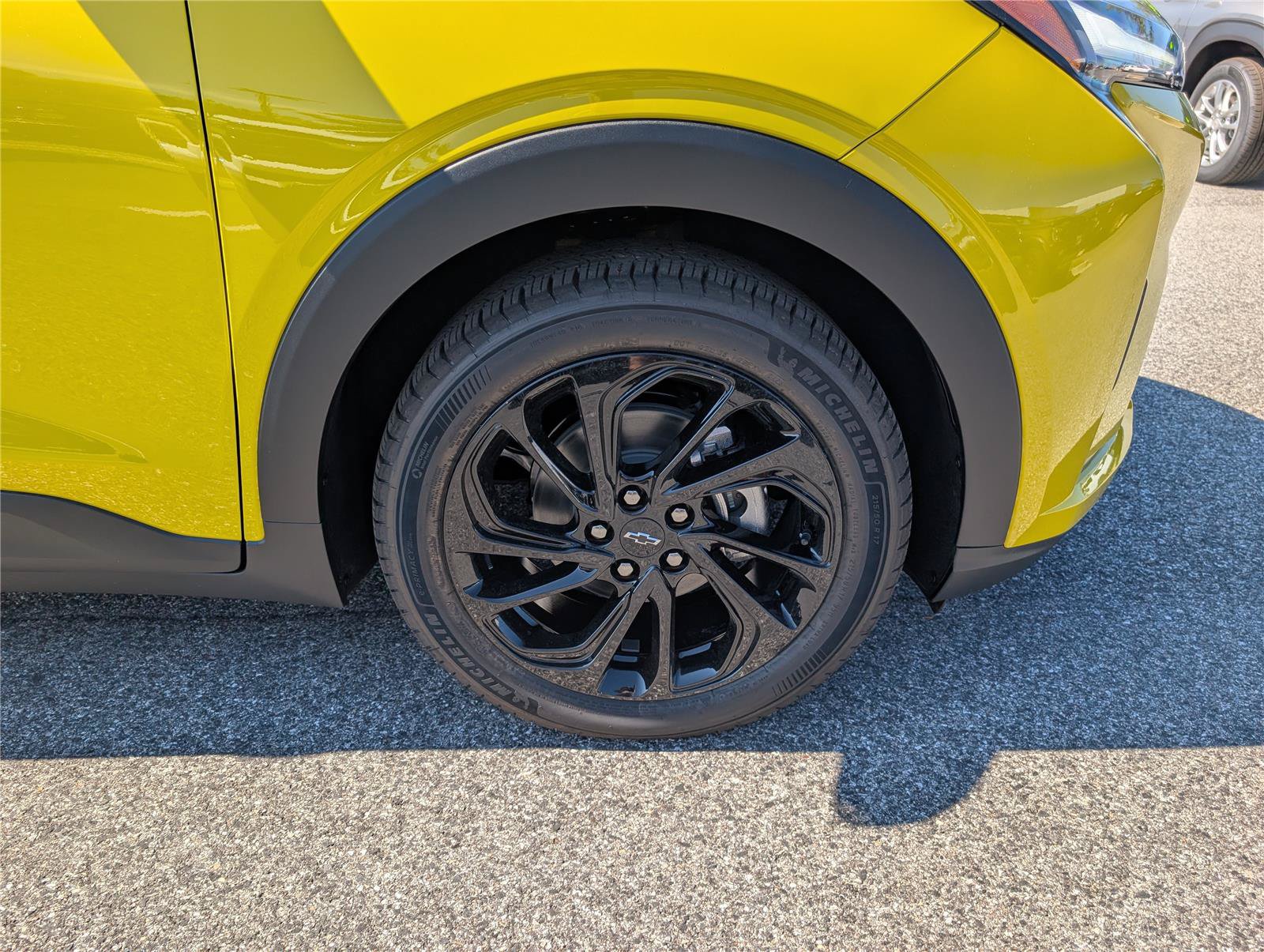 New 2027 Chevrolet Bolt RS w/ Technology Package FWD image 5