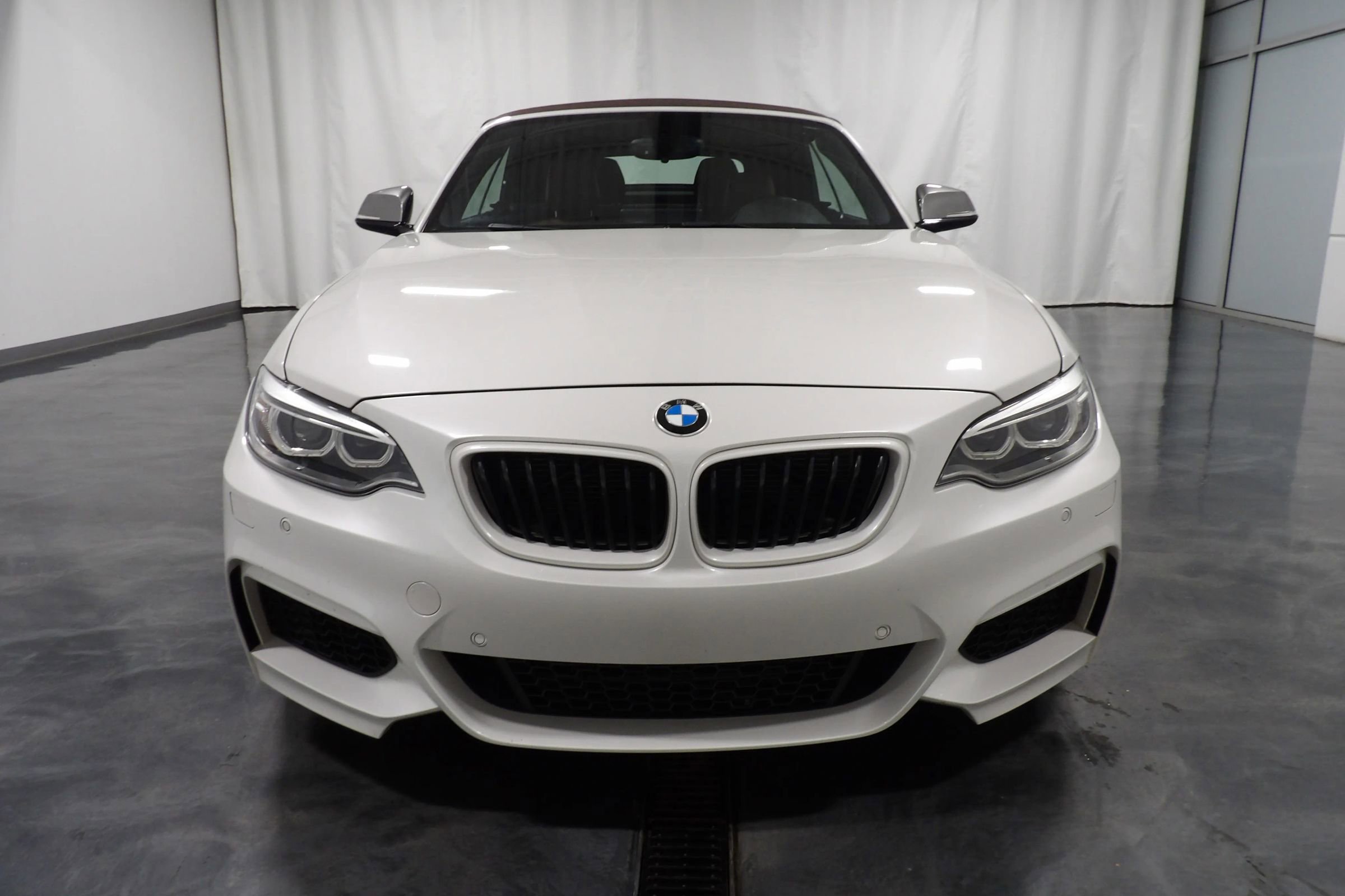 Used 2016 BMW M235i xDrive Convertible image 3