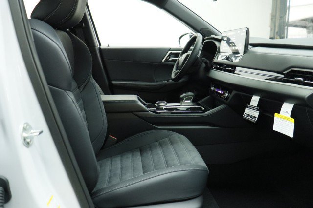 New 2026 Mitsubishi Outlander LE FWD image 17