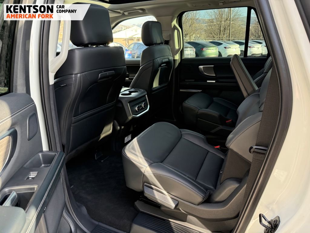 Used 2025 Ford Expedition Max Platinum w/ Driver's Package image 37