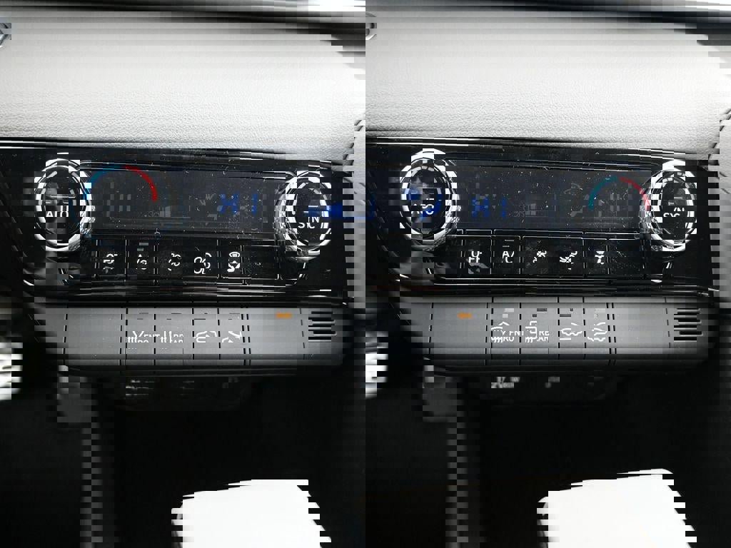 New 2025 Hyundai Elantra Sport image 15