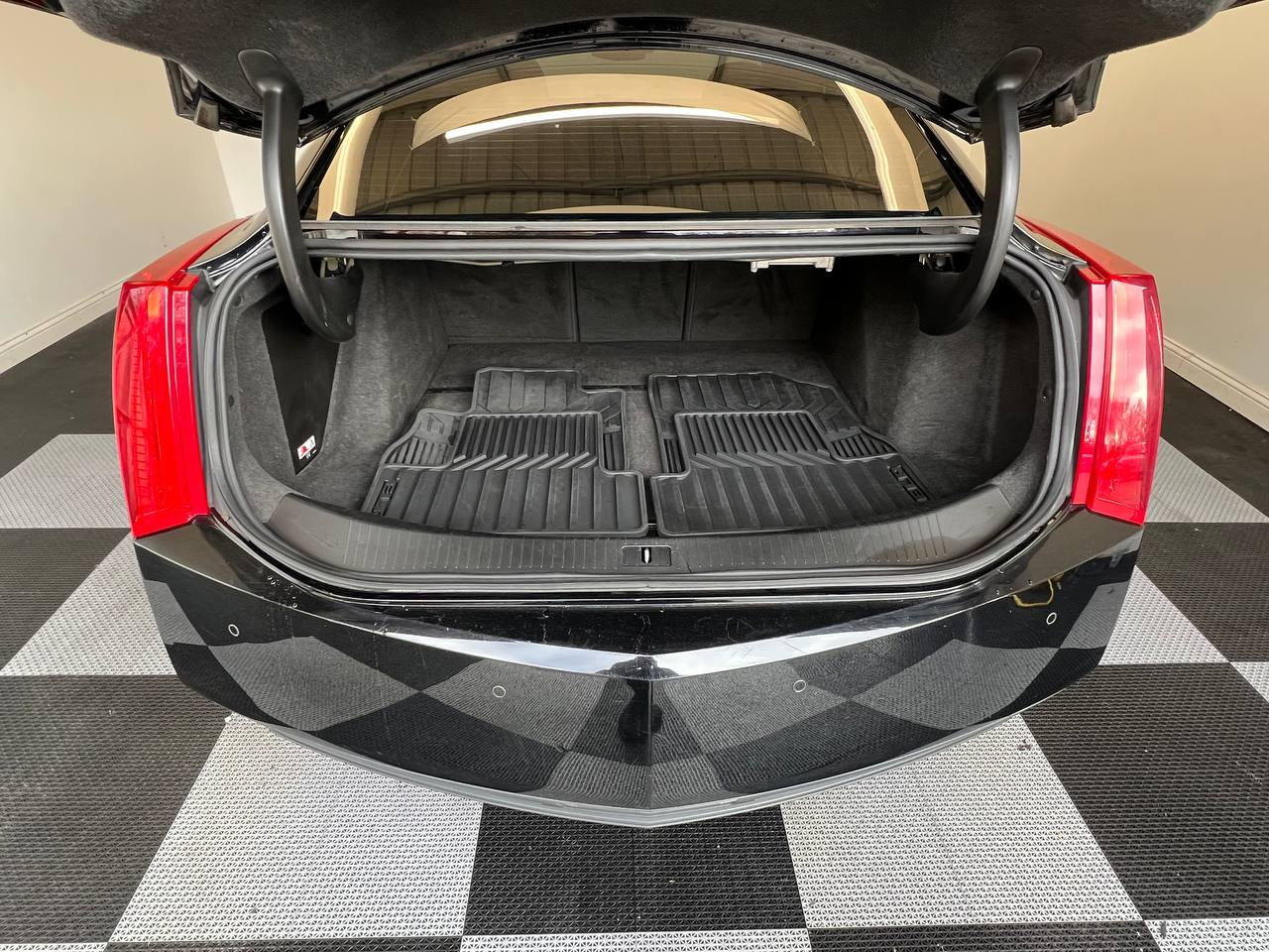 Used 2014 Cadillac ELR w/ Luxury Package image 25