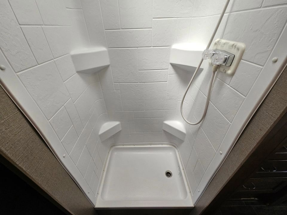 Used 2018 Ford E-450 and Econoline 450 Super Duty w/ Motorhome Prep Package RWD image 34