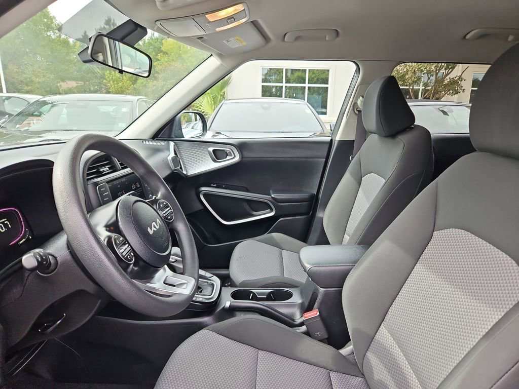 Used 2024 Kia Soul LX w/ Option Group 015 image 19