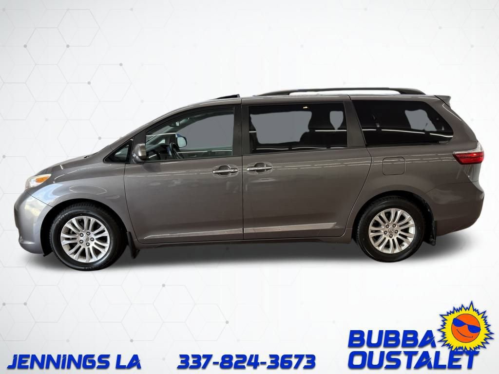 Used 2015 Toyota Sienna XLE Premium image 2