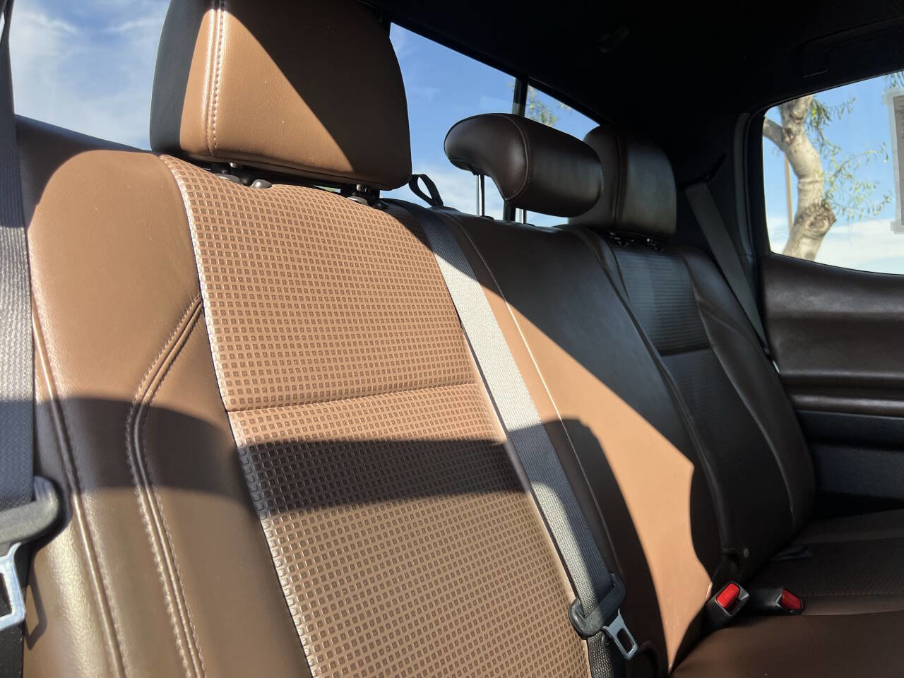 Used 2017 Toyota Tacoma Limited w/ Tow Package image 22