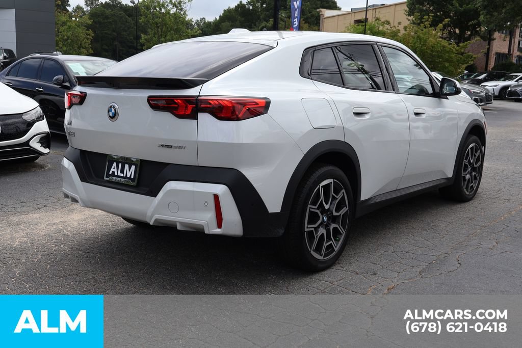 Used 2025 BMW X2 xDrive28i AWD/4WD image 5