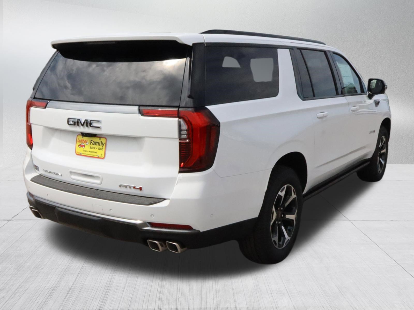 New 2026 GMC Yukon XL AT4 w/ AT4 Premium Plus Package AWD/4WD image 7