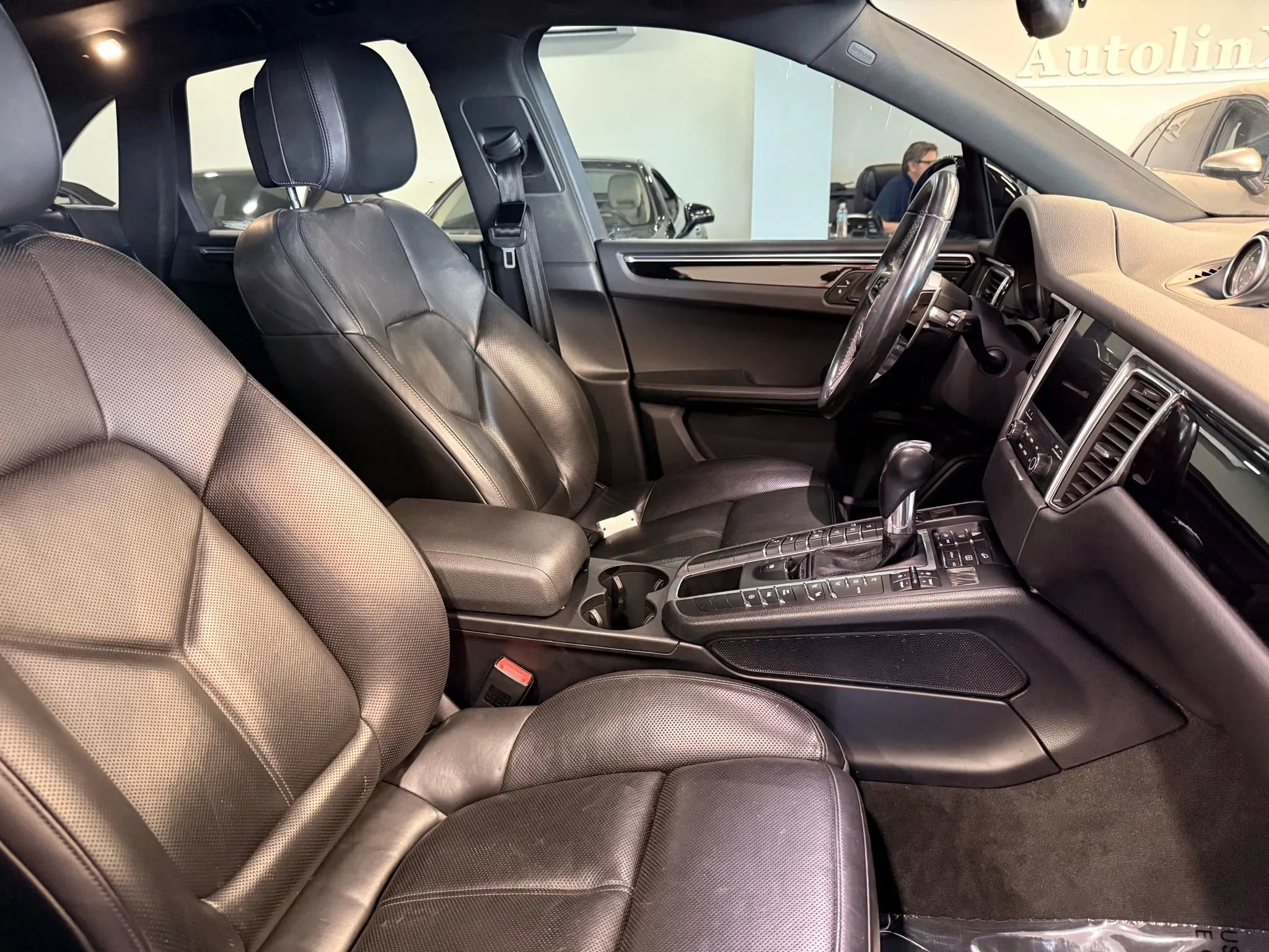 Used 2018 Porsche Macan Sport Edition image 20