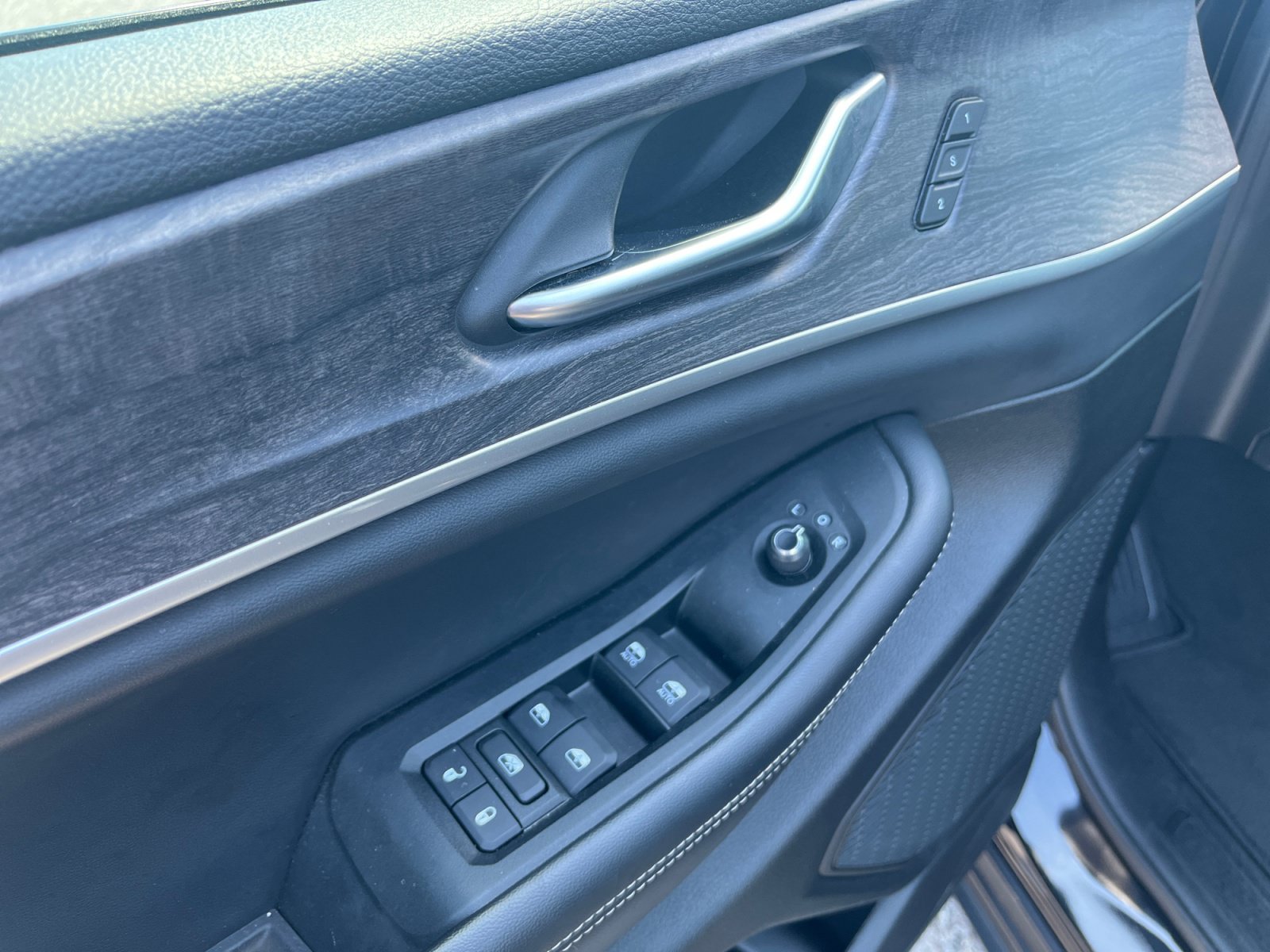 Certified 2024 Jeep Grand Cherokee Limited RWD image 16