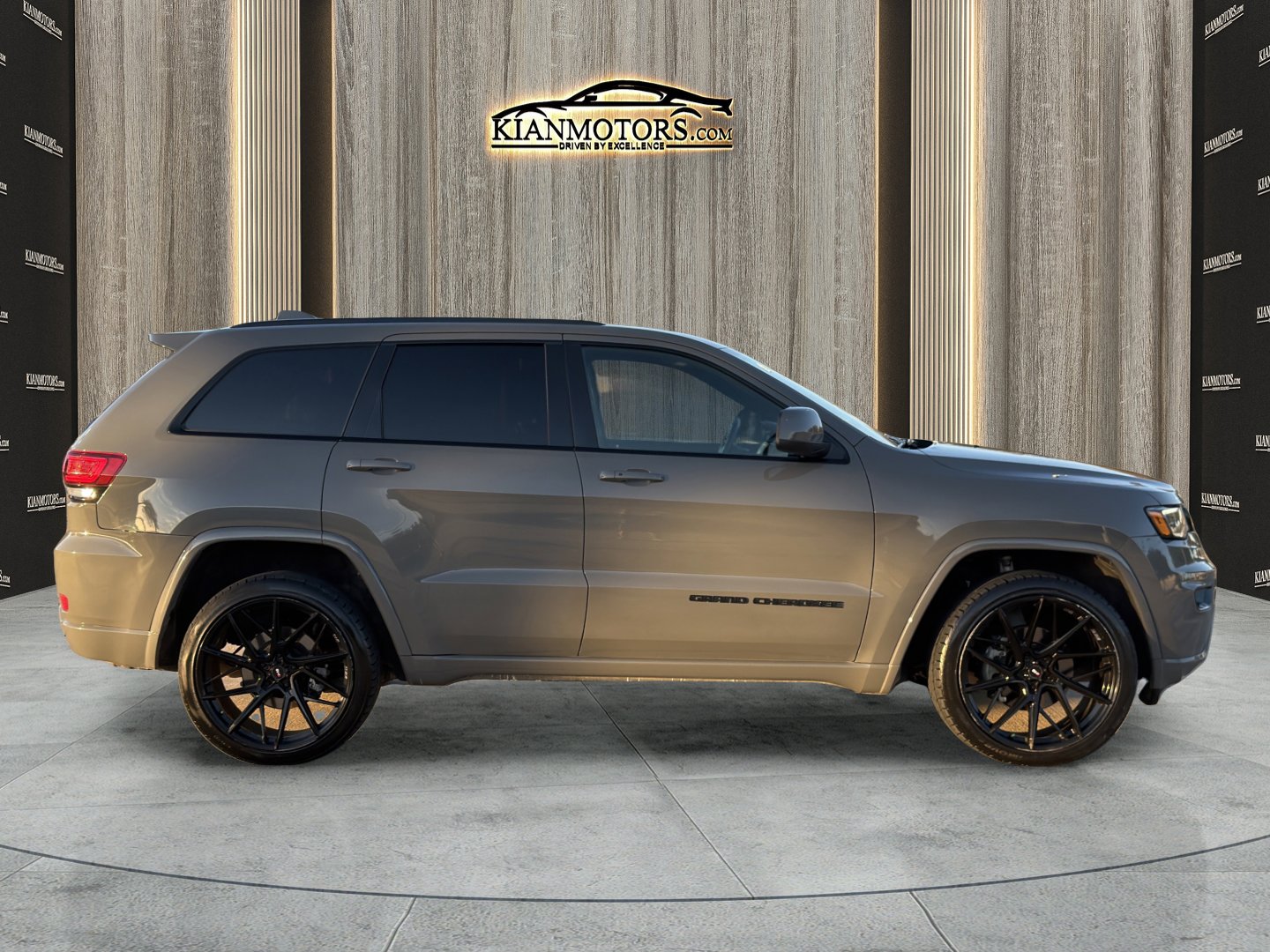 Used 2020 Jeep Grand Cherokee Altitude image 8