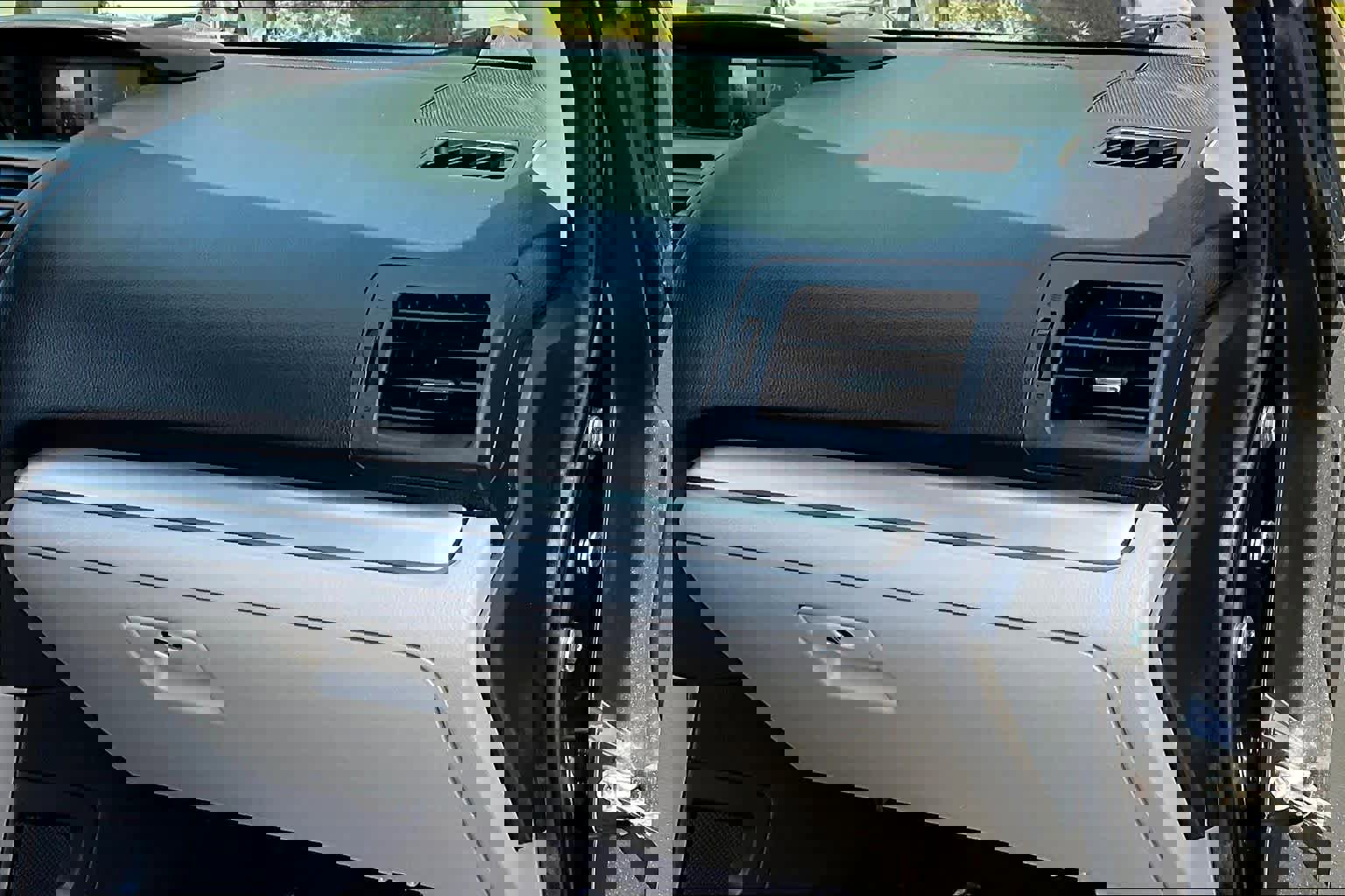 Used 2015 Subaru Forester 2.5i Touring w/ Eyesight & Navigation System image 18