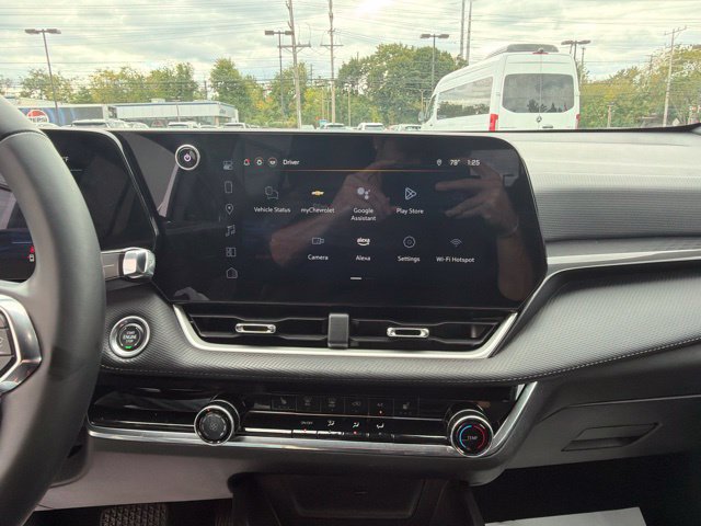 Used 2025 Chevrolet Equinox LT AWD/4WD image 17