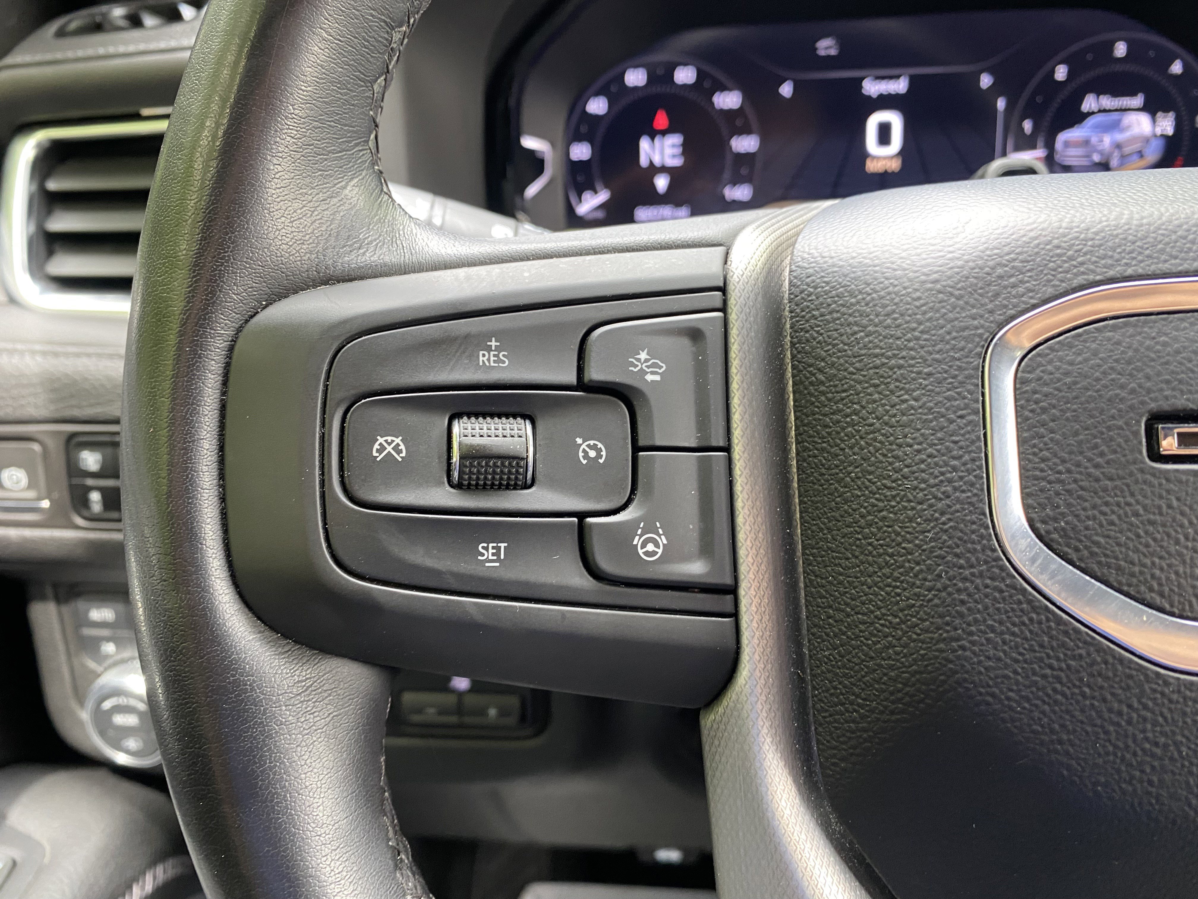 Used 2023 GMC Yukon Denali w/ Denali Reserve Package image 20