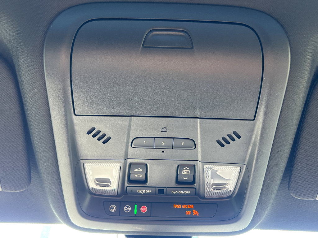 New 2025 Cadillac XT6 Luxury image 34