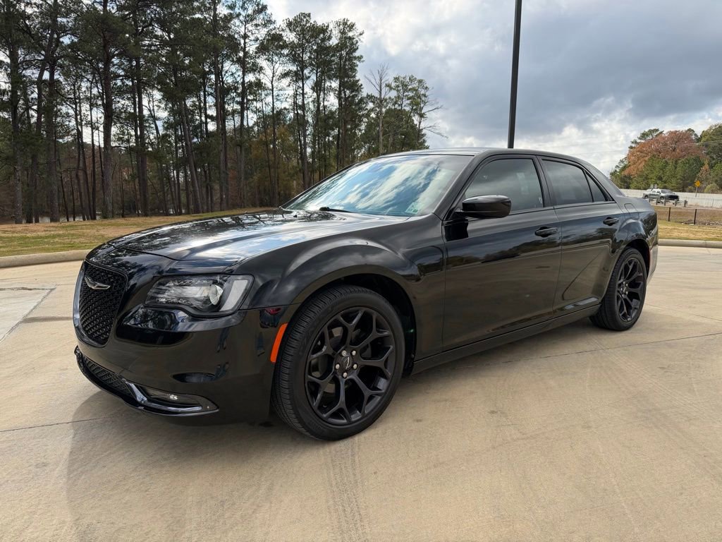 Used 2019 Chrysler 300 S image 1