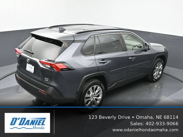 Used 2020 Toyota RAV4 XLE Premium AWD/4WD image 18