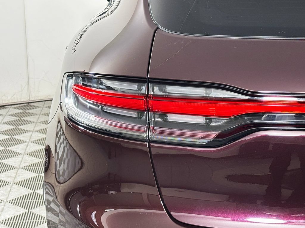 Certified 2026 Porsche Macan AWD/4WD image 12
