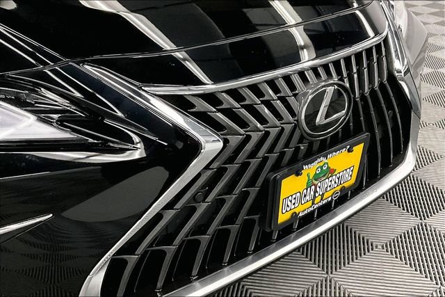 Used 2024 Lexus ES 350 w/ Premium Package image 32